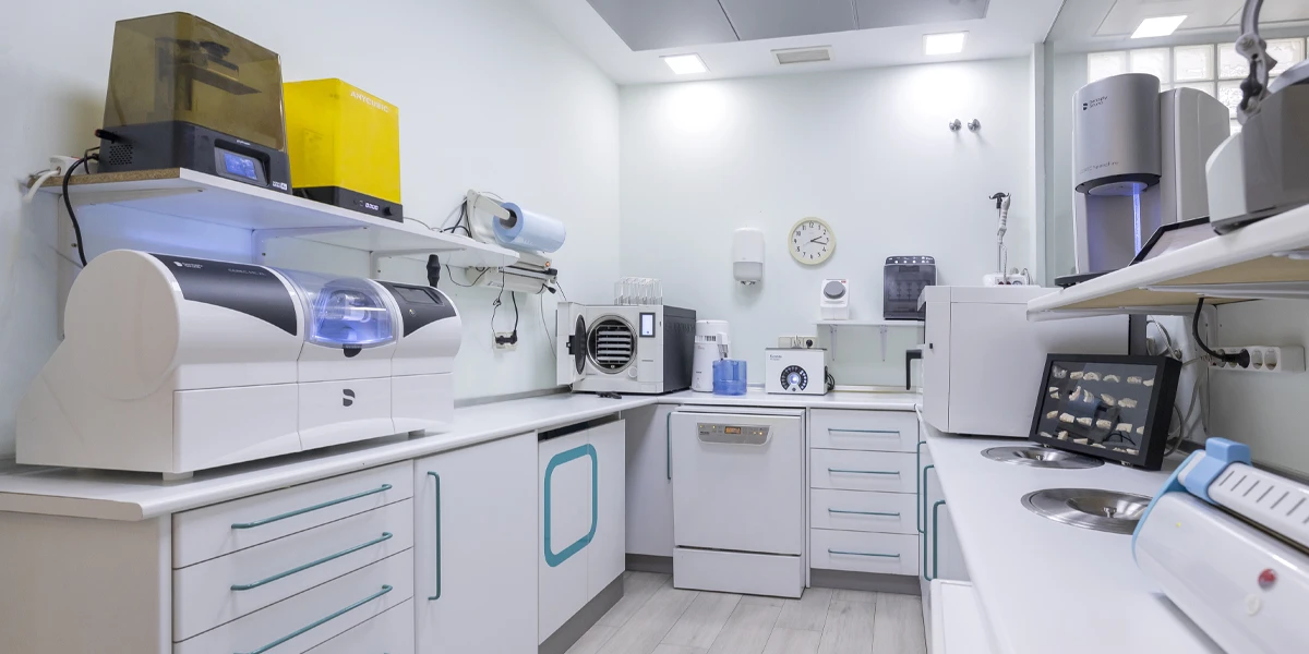 Sala esterilización en clínica dental Pozuelo
